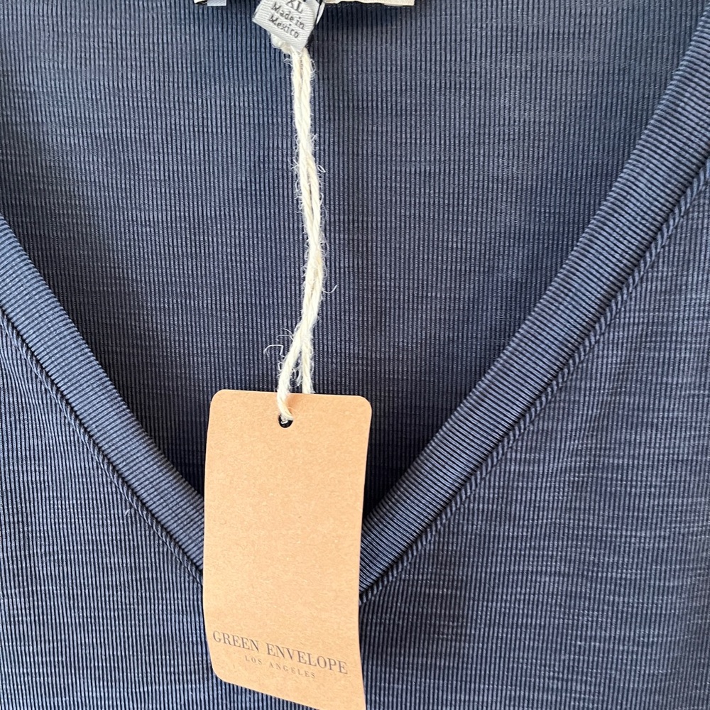 Green Envelope blue v-neck top, XL, long sleeve - Picture 2 of 2